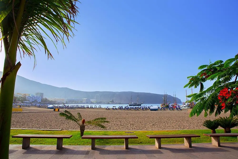 ארונה Ventura Next To The Beach דירה